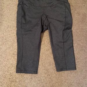 Old Navy Activewear Crop Bottom XXL